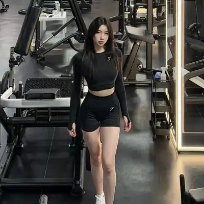 潘梓